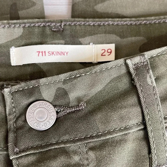 Levi's® 711 Camo Crop Ankle Skinny Jeans Size 29 - Picture 9 of 14